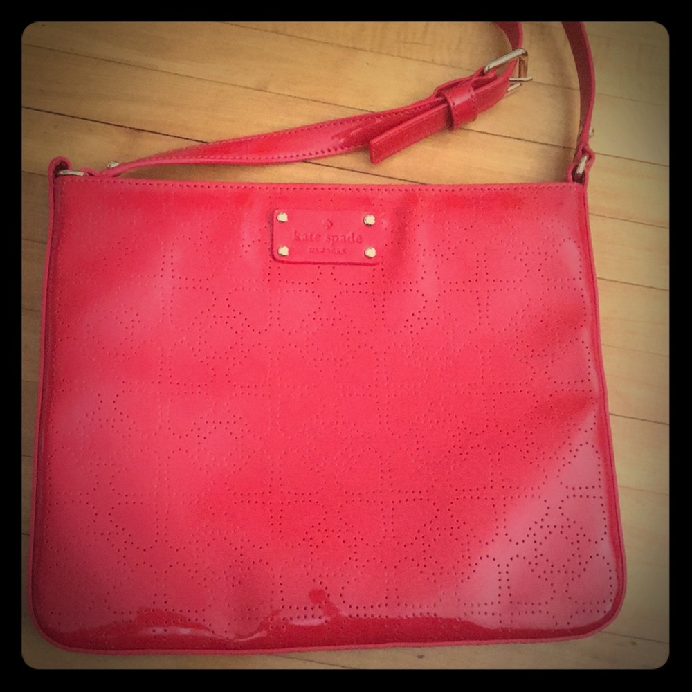 Like new Kate spade red metro patent crossbody bag